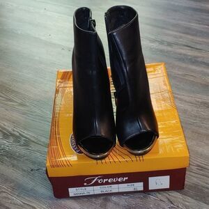 Black peep a boo toe heeled boots Sz 6.5